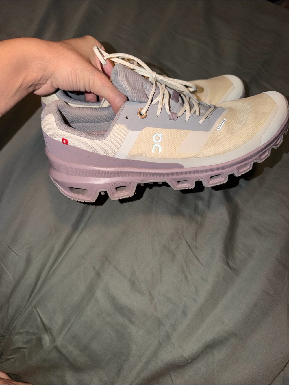 On Cloudventure Women’s Trail Shoe — Cream & Mauve